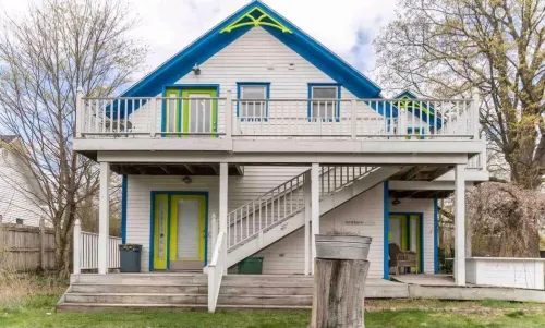 Cute & Artsy Condo 1mi from Crystal lake, & 7mi from Frankfort