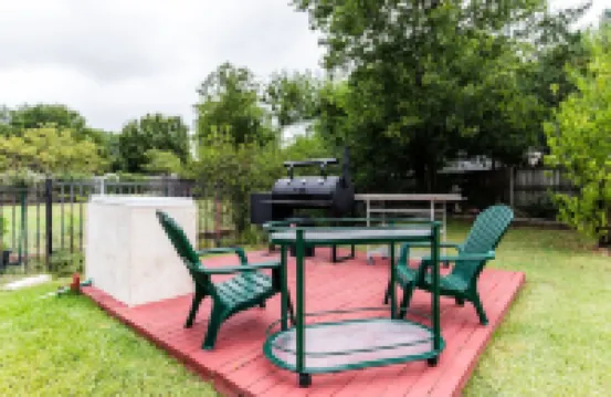 ENJOY RESORT  STYLE LUXURY ACCOMMODATIONS AT THE ESTATE HOME