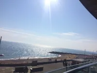 Beachside, stunning apartment with sea and harbour views