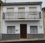 Casa Rural en Alarilla, Junto a La Muela Hotels near Building materials Plasters Guadalajara