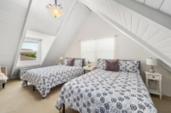 Magical Home on the Hill with Ocean Views - Two Queen Beds and One Full Bed