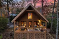 Timber Lodge! Mtn View, Pickleball, Close 2 Dolly!