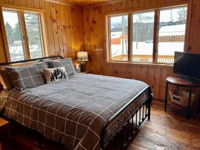 Cozy Errol Home conveniently close to town and with snowmobile access!