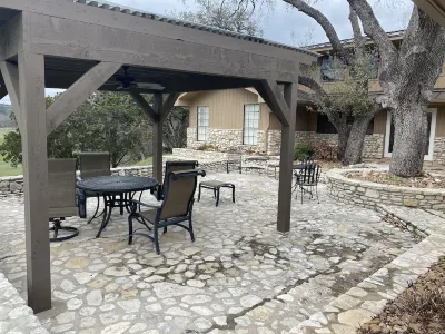 LIVE WATER LODGE on Johnson Creek<br>5 Bedrooms sleep 11, 4 1/2 baths Hotels near Johnson Creek RV Resort & Park