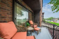 ♛The Broadway Special♛ - 2 Bd/1 Bath Smart-Condo! Hotels in Lansing