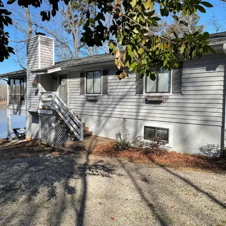 Amazing LAKEFRONT Main Lake 5BR/3.5BA House. Quiet Cove, Close to Everything.