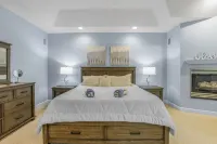 Indoor Pool/Spa with Lake Michigan Beach Access! Near Grand Haven and Sleeps 24