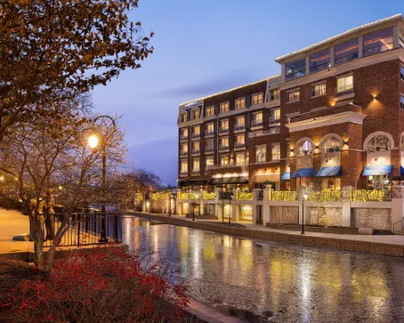 Hotel Indigo NAPERVILLE RIVERWALK by IHG Hotels in Naperville