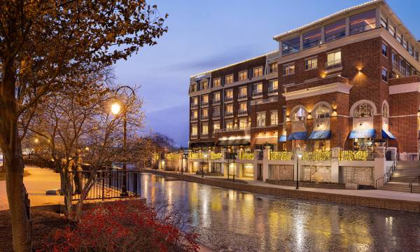 Hotel Indigo Naperville Riverwalk by IHG