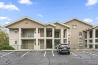 Dora - Holiday Hills Branson - Golf Resort - Branson - Outdoor Pools