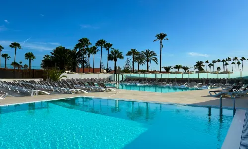 HL Miraflor Suites Hotel