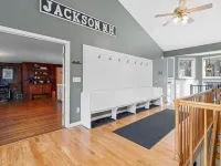 Mountainside Home In North Conway. Incredible Views, Hot Tub, Pets Allowed