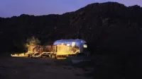 Cozy Airstream with WiFi, AC Amazing Desert Views 300 Acre Private Saguaro Park