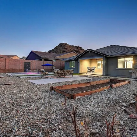 Estrella Mountain 5 Bdrm w/Views, Pool, and Games!
