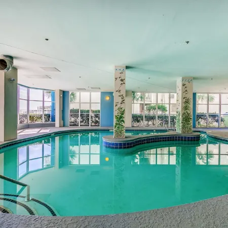 4 Bdrm Condo Ocean Front! Wonderful Furnishings.