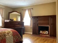 Hot Tub, Campfire Ring, Convenient Location, Large Groups!!