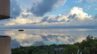 Spectacular Oceanfront Views , Free Wifi, HD Smart TV'S, Summer Special Rates