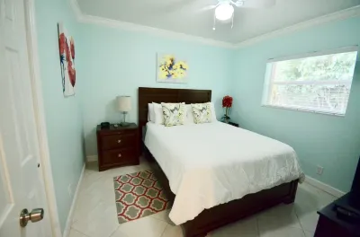Stay Near Deerfield Beach Pier, Enjoy Our Cozy 1-bedroom Apartment