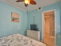 Waterfront on Ochlockonee Bay-Renovated condo & sparking pool