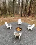 White Mountains - Cozy cabin by the lake with fire pit.