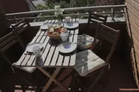 Apartment near the beach with  2 balconies