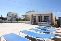 Oliva Holidays 4- Single-Family House by the Beach.