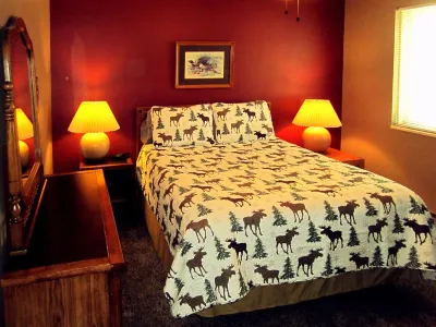 Sandhill East Home - all comforts of home with great mountain views