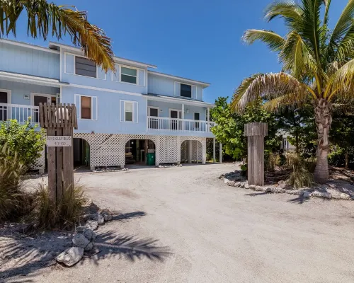 Gulf Front on an island,kayaks,tennis/pickleball SUP, 1 pet POOL IS CLOSED Hotels in Placida