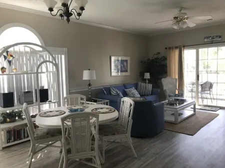 Great rates! Great location! Отели рядом с достопримечательностью «Myrtle Beach Convention Center»