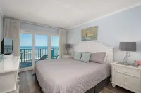 Top Floor Obx Condo with Ocean & Sound Views, Walk-in Shower