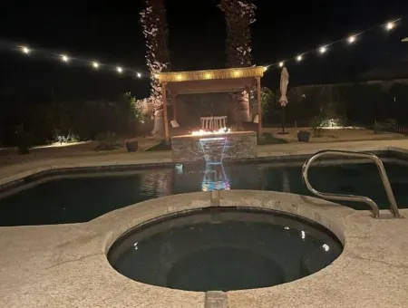 Guesthouse Poolside Suite 700sf 1 BR/2 BA/LR Отели рядом с достопримечательностью «Melissa Morgan Fine Art Gallery»