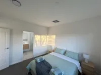 Turvey Townhouse Hotels near City of Wagga Wagga Botanic Gardens