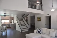 Spacious 4-bedroom house with WiFi, AC in superb Glendale