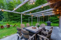 Log Cabin with Private Indoor Heated Pool-Hot Tub-firepit-Game Room-100 acres - Balkoner