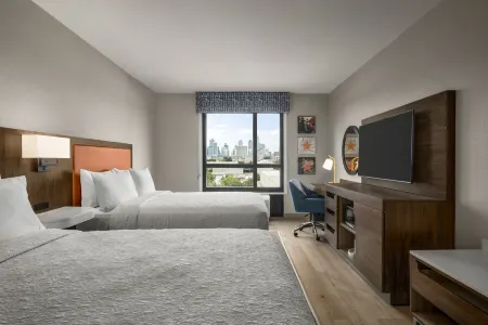 Hampton Inn by Hilton Austin East Side 5th Street Отели рядом с достопримечательностью «St. Mary's Cathedral»