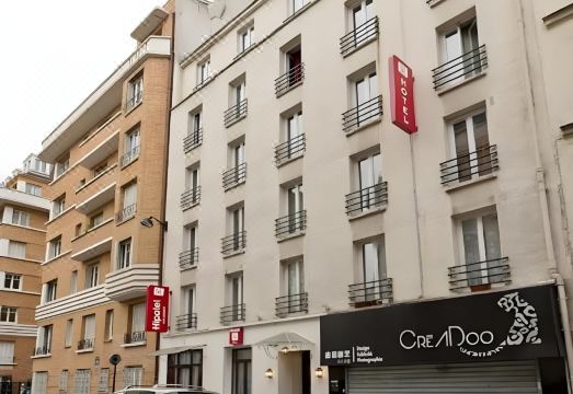 3. 히포텔 파리 페..