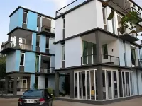 ไวท์ แอท ซี รีสอร์ท