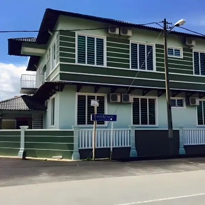 Villasuri Homestay Hotels near Sultan Haji Ahmad Shah Airport