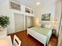 The 3 Bedroom Clifford House in Historic Mount Vernon