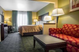 Quality Inn & Suites Bloomington I-55 and I-74