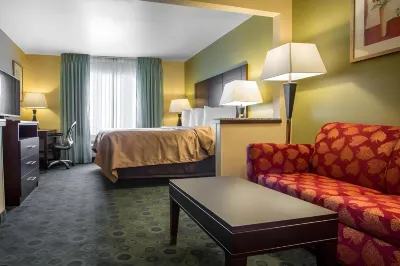 Quality Inn & Suites Bloomington I-55 and I-74 Hotels in Bloomington