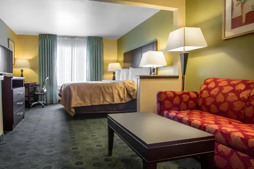 Quality Inn & Suites Bloomington I-55 and I-74 Hotels in Bloomington