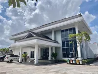 The Madeline Hotel Hotel dekat Simpang Sekip