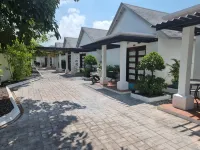 Coconut Paradise Bungalow Kampot - Resorts