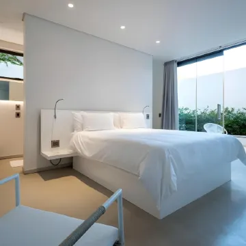 Livega House Отели в г. Виндхук
