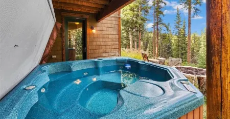 The Lodge at Spruce Hill - Mountain views, hot tub, just south of Breckenridge!