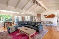 Pool, Foosball, Pool Table, Basketball Family Friendly, blocks from the beach!