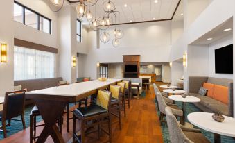 Hampton Inn & Suites Savannah-Airport