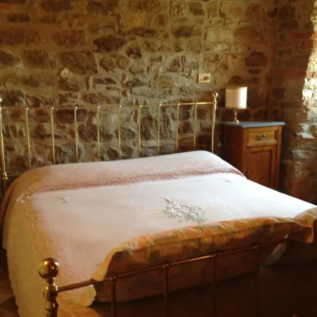 Adorable house in charming Chianti hamlet btwn Siena, Arezzo and Florence