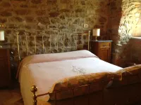 Adorable house in charming Chianti hamlet btwn Siena, Arezzo and Florence